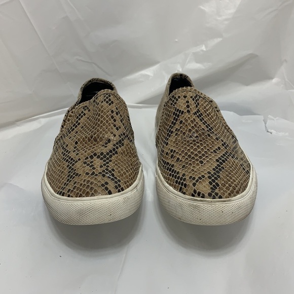 WOMEN’S Steve Madden Symba Tan Dark Brown Snake Skin Slip on shoe size 10M - Picture 2 of 11